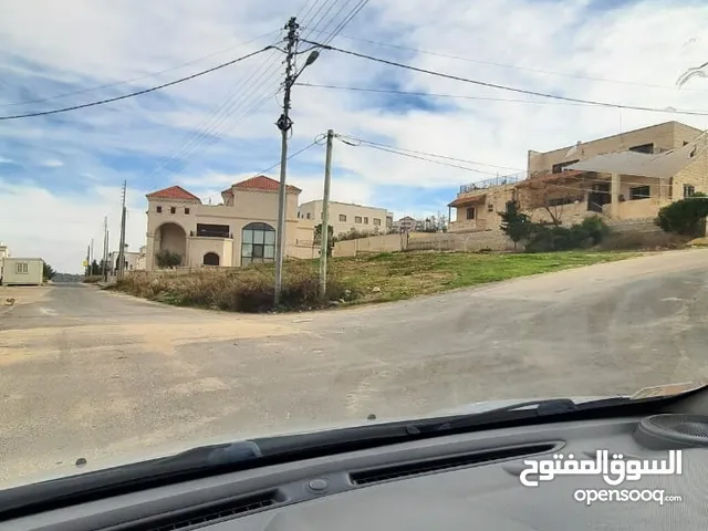 للبيع قطعة ارض مميزة أ خاص طريق المطار خلف مدارس العالمية الحويطي