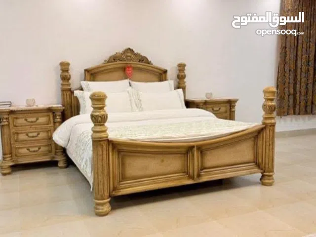 غرفة نوم بحالة شبه جديد