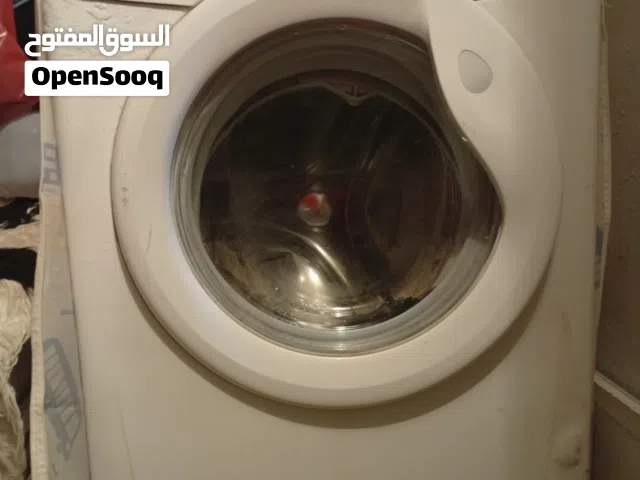 غساله للبيع أمورها تمام تشتغل ليس به أي عطل بملحقاتها