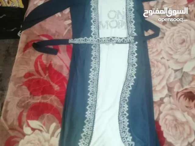 فساتين للبيع مش مستعمل