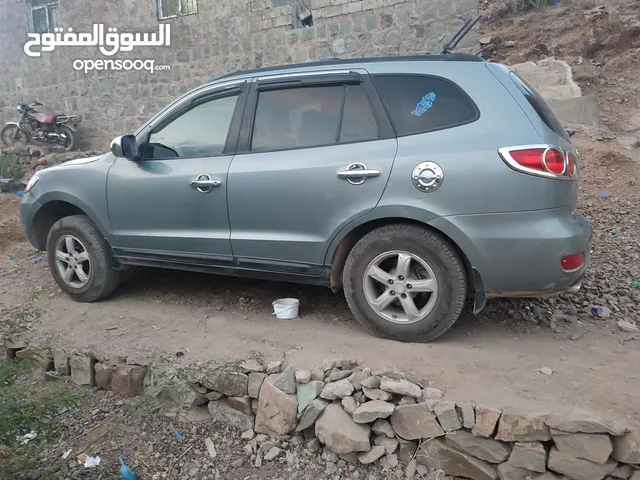 Hyundai Santa Fe Standard in Taiz