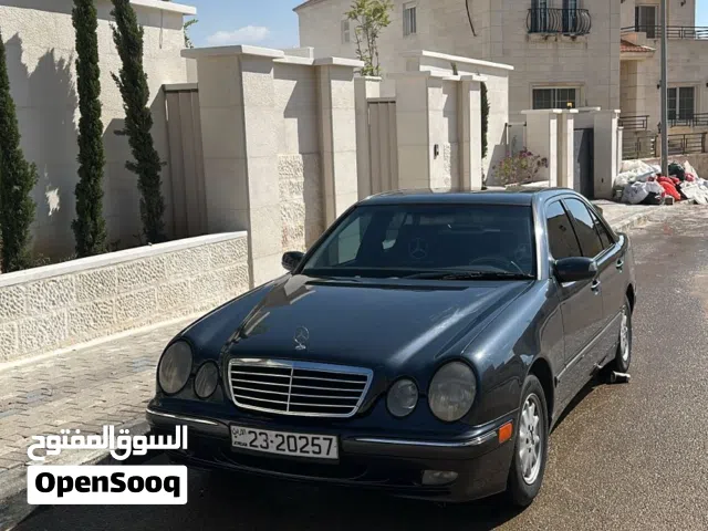 2001 مرسيدس بنز الفئة-E E 200