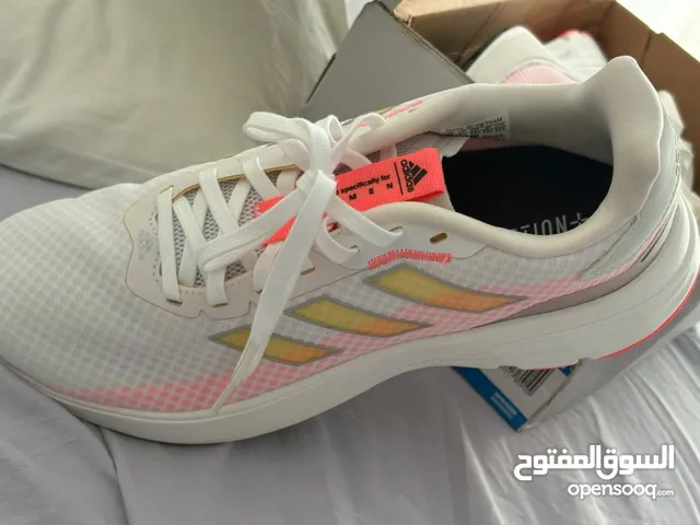 41 Sport Shoes in Amman