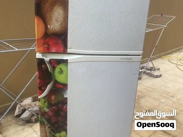 ثلاجه نظيفه