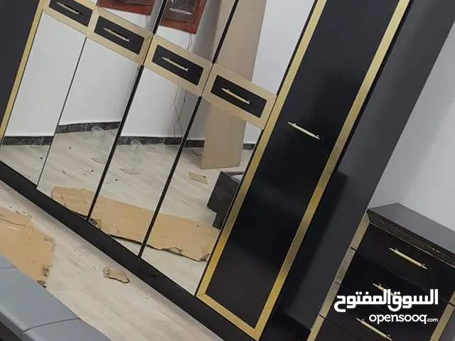 فني تركيب وصيانة الاثاث بجميع انواعها