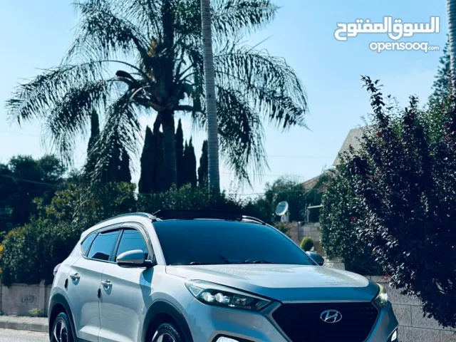 توسان موديل 2016اتومتيك -ماتور 2000ديزل فل فل اضافات فتحة سقف بنوراما وفحص شركة صلاة النبي مميز