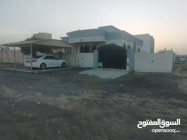 بيت للبيع بأثاث جديد ومكتمل الإلكترونيات في الخابورة منطقة الهجاري