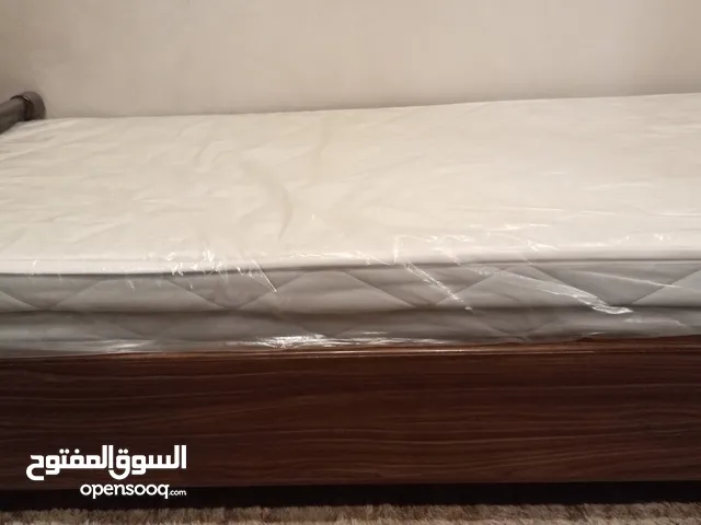 تخت جديد وفرشة جديدة