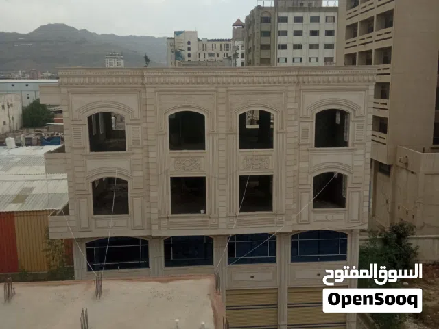 عماره للبيع في شارع الزبيري جمب برج عذبان