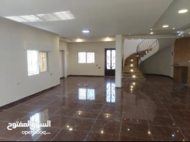 330 m2 5 Bedrooms Townhouse for Sale in Amman Naour