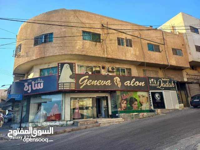 مجمع تجاري للبيع