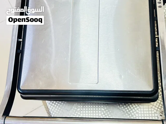 شواية كليكون الكهربائية (Clikon Contact Grill) بقدرة 2000 واط.