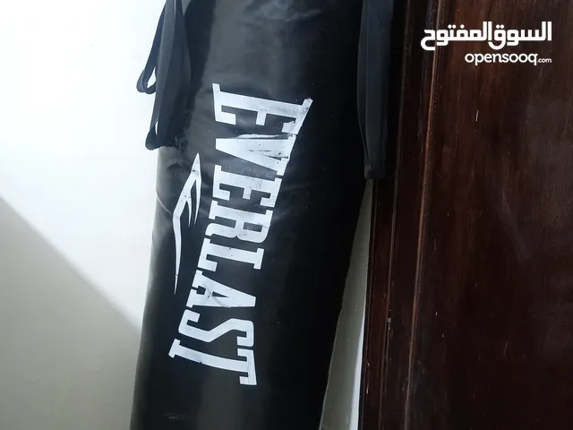 كيس ملاكمه حجم كبير مستعمل بحال الجديد