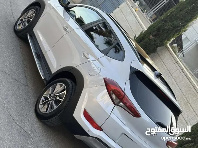 هيونداي توسان. ماتور 2000 موديل 2017  ديزل دفع امامي بالرخصة فول مع بانوراما يحط البركة لصاحب النصيب