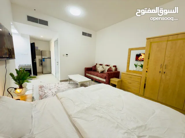 G2- استديو مفروش للايجار الشهري في عجمان مساحة واسعة بناية جدية فرش جديد كورنيش عجمان