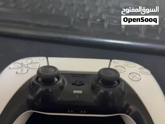 جهاز بلاي ستيشن 5 و 4 بحالة جداً ممتازة بدون اي عيوب