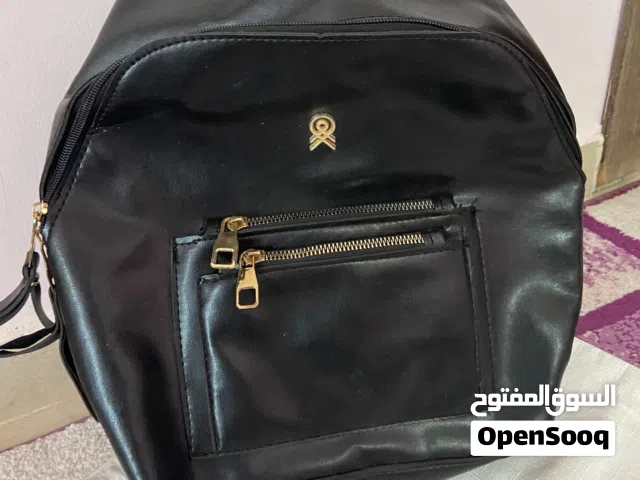 حقيبة سوداء جلد معاصرة