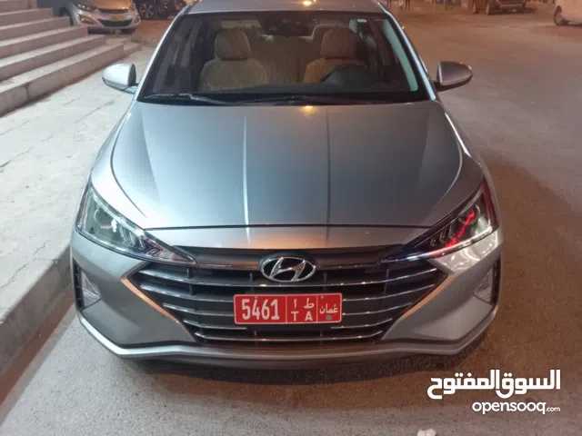 Sedan Hyundai in Dhofar
