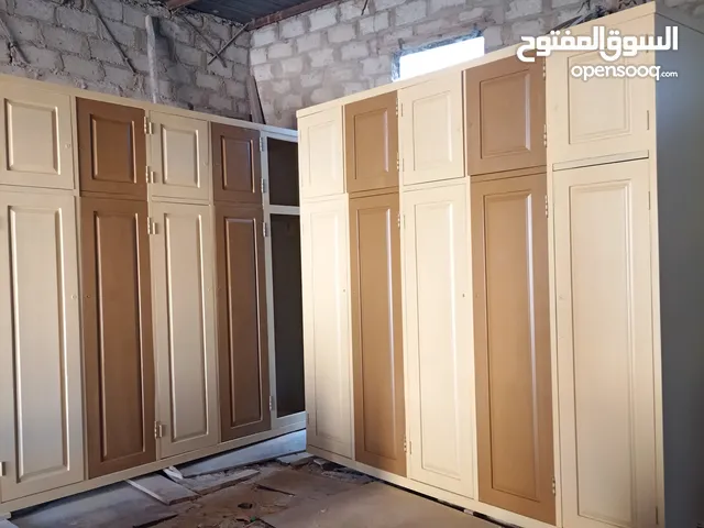 ابواب خشب والمنيوم وغرف النوم والديكور ومطابخ يتوفر لدينا توصيل لجميع المحافظات مجانا