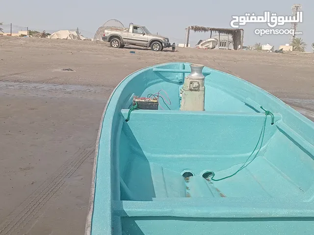 قارب 20 قدم مع مكينه 40