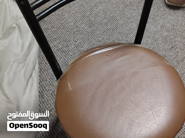 كراسي سفره معدن بحاله جيده جدا للبيع