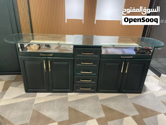 ديكور للمجوهرات لي محل