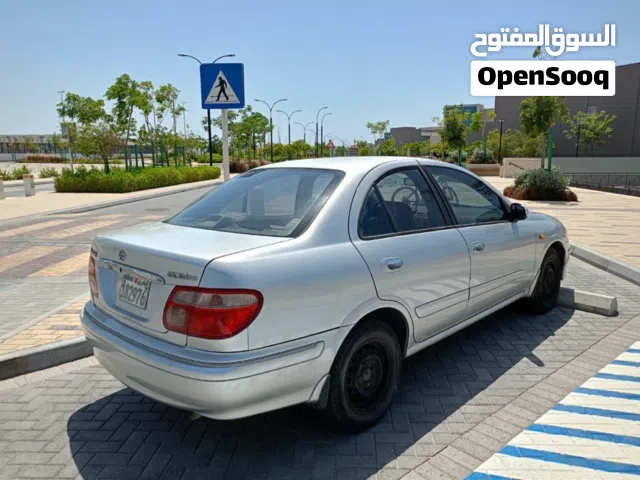 2001 Nissan Sunny Standard