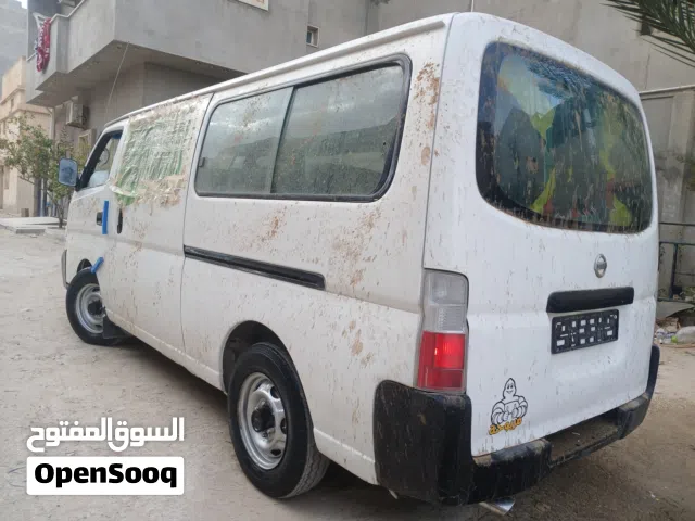 نيسان باص يورفان