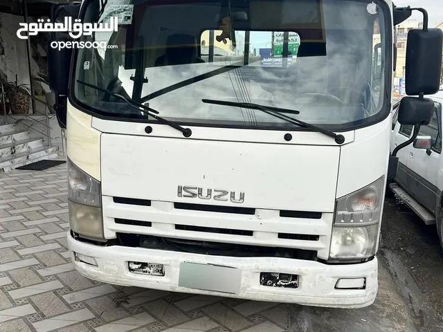 Box Isuzu 2013 in Ramtha