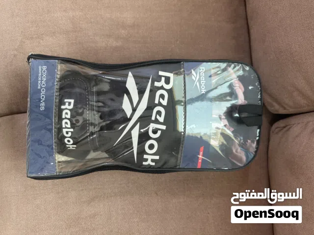 Boxing gloves brand new  brand Reebok size S
