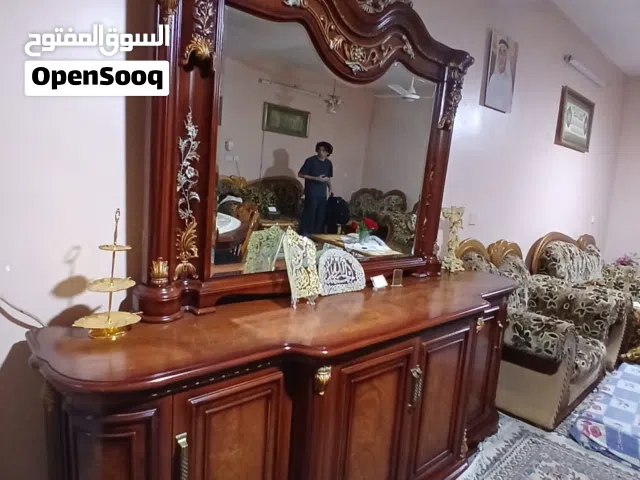 بوفيه معرض صاج لون باذنجاني
