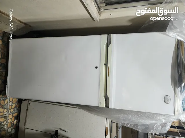 ثلاجة LG  لون أبيض