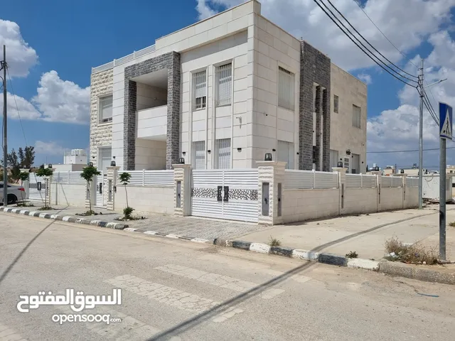 420 m2 More than 6 bedrooms Villa for Sale in Zarqa Madinet El Sharq