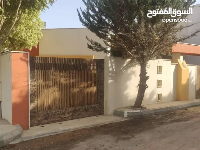 250 m2 4 Bedrooms Villa for Sale in Tripoli Ain Zara