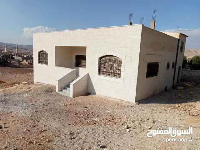 140 m2 3 Bedrooms Townhouse for Sale in Zarqa Ar-Ruhayl