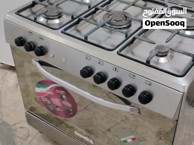 نبيع طباخ لاجرمان ايطالي 5 شعله بحاله ممتازه اشعال ذاتي كامل ليت اضاءه في الفرن مروحه توزيع الحراره