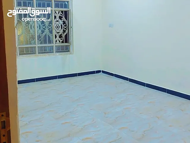 100650 m2 2 Bedrooms Apartments for Rent in Basra Al Mishraq al Jadeed
