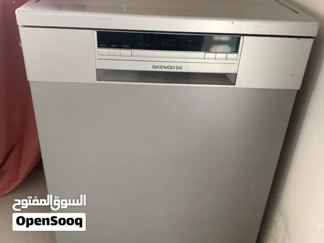 غسالة اطباق دايو نظيفة