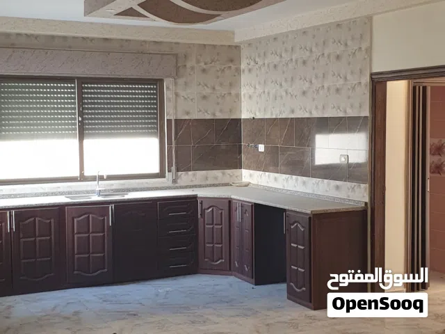 شقة طابق ثاني 160م مميزة في جبل طارق 42000 منطقة مخدومة قرب الاتوستراد والاسواق