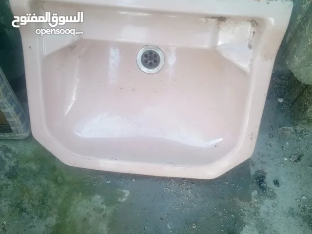 مغسله حجم وسط للاستعمال الخارجي للحدائق المداخل للضيوف اوالحمامات صغيره للمحلات التجاريه اوالمطاعم