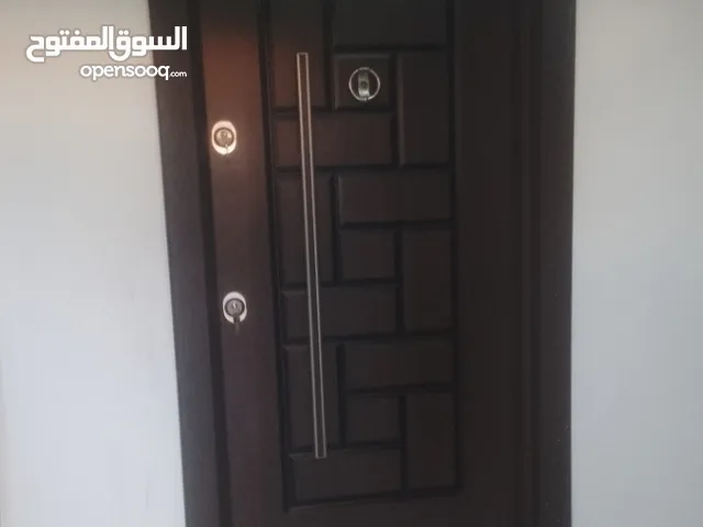 فني تركيب ابواب جاهزة و اثاث