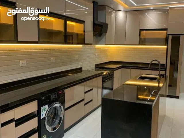 صيانه جميع انواع المطابخ و والابواب والشبابيك الاوميتال+فك والتركيب في حالة النقل