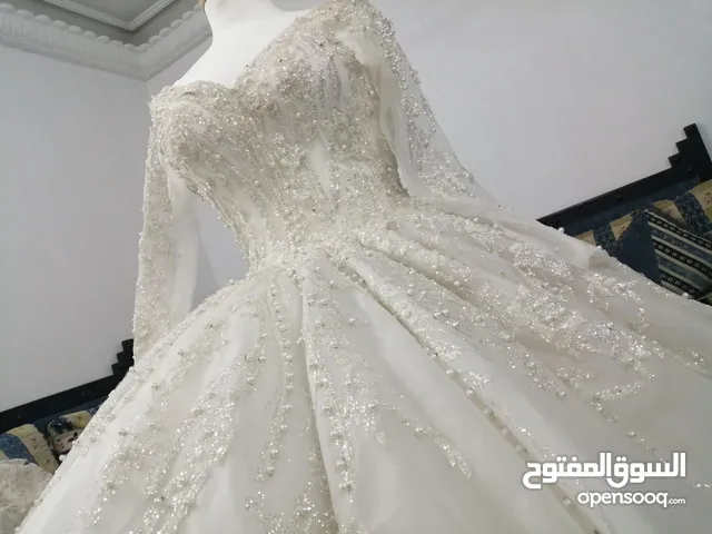 فستان زفة عروس للبيع أو للإيجار مقاس سمول وإكس سمول