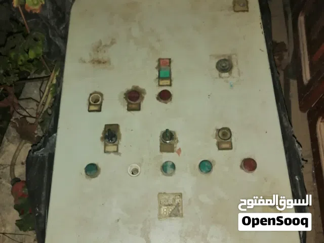 للبيع صندوق كهرباء صناعي كامل بجميع المفاتيح مقاس 0.70سم × 0.50سم البيع