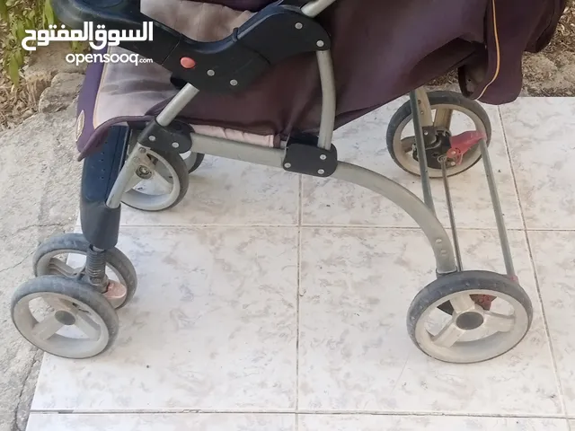 عرباية اطفال بحاله جيد جدا 