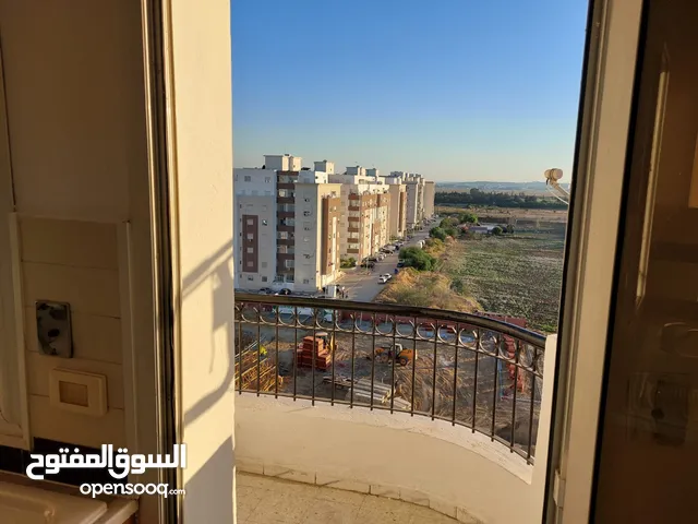 شقة مفروشة جيدا في العوينة باليوم او الاسبوع جنب لاك2
