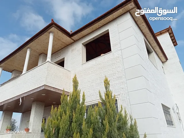 مؤسسه العامر للحداده والقرميد ترحب بكم بافضل الأسعار والفنيين المحترفين لإنجاز العمل المطلوب.