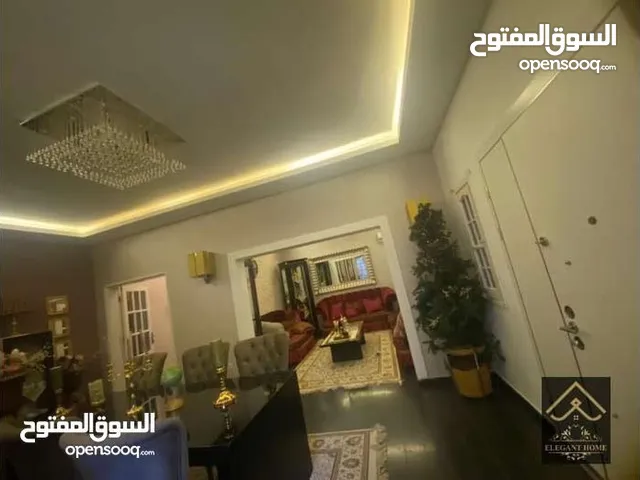 250 m2 More than 6 bedrooms Villa for Sale in Tripoli Ain Zara