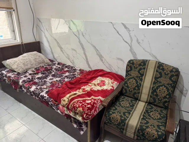 ستوديو مفروش مقابل البوابة الشمالية للجامعة  الاردنية