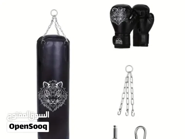كيس ملاكمه وقفازات
